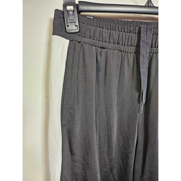 Puma Boy's Contrast Tricot Logo Track Pants black/white Size M - Picture 2 of 16